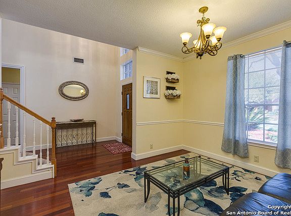 4th image of 2318 Encino Cliff St