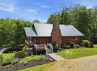 1068 Evening Star Dr, Roaming Shores, OH 44085