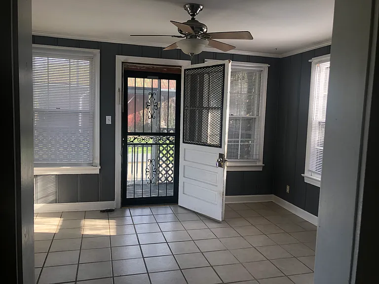 609 Rome Park — Photo 7