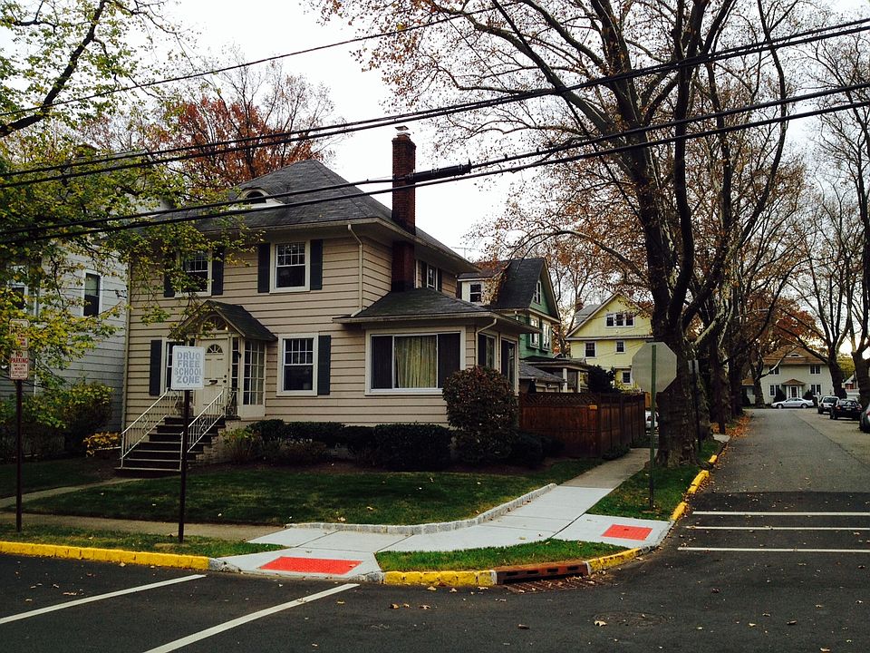 2nd image of 46 Maolis Ave