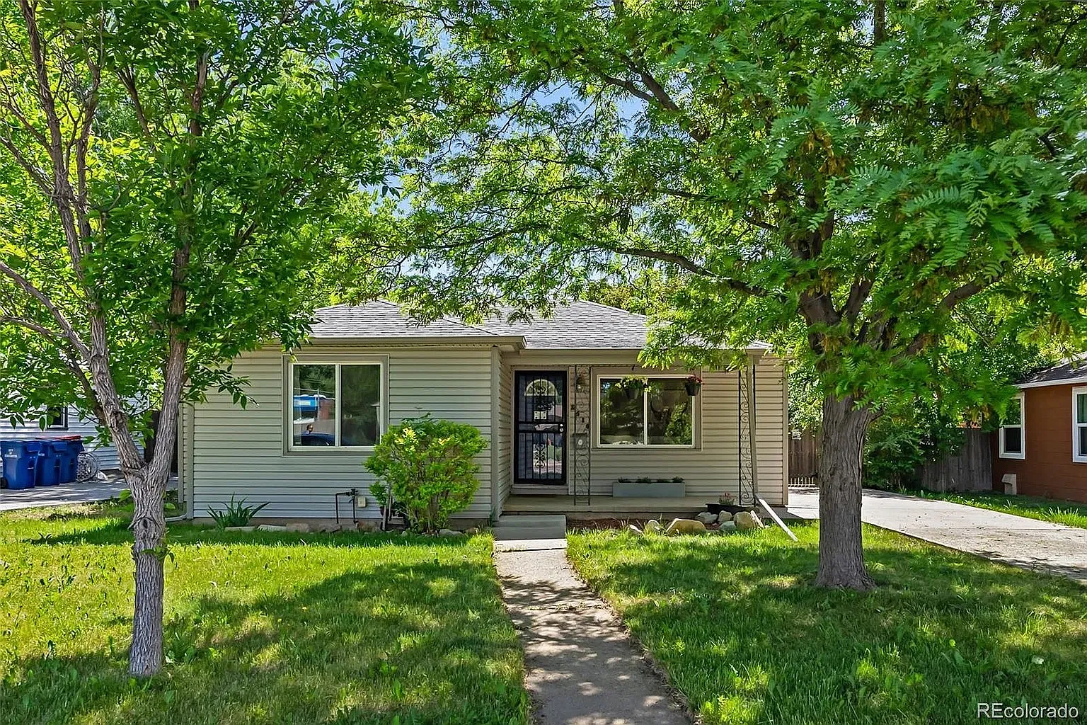 2410 Pierce St — Photo 1