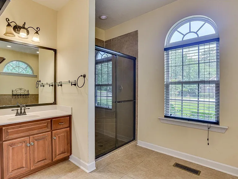 2103 Wythe Dr — Photo 26