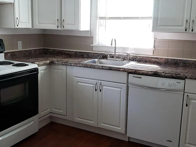 135 W Woodland Ave — Photo 5