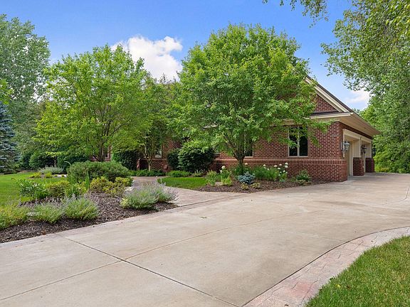 5th image of 871 Oakgreen Avenue Pl N