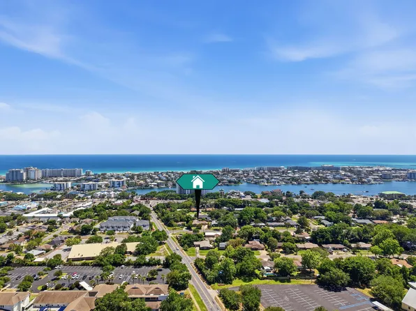 628 Mountain Dr, Destin, FL 32541