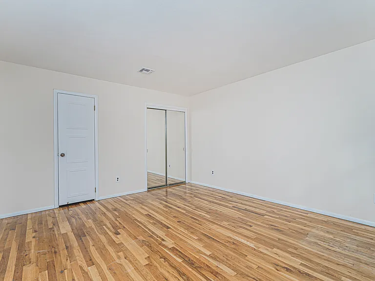 74 Caswell Ave — Photo 5