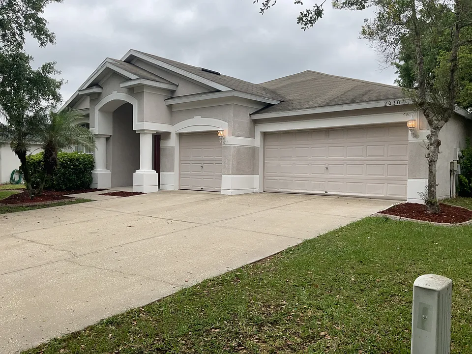 2030 Samantha Ln