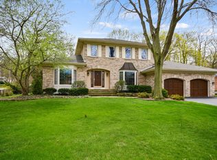 27W645 Brookside Dr, Winfield, IL 60190