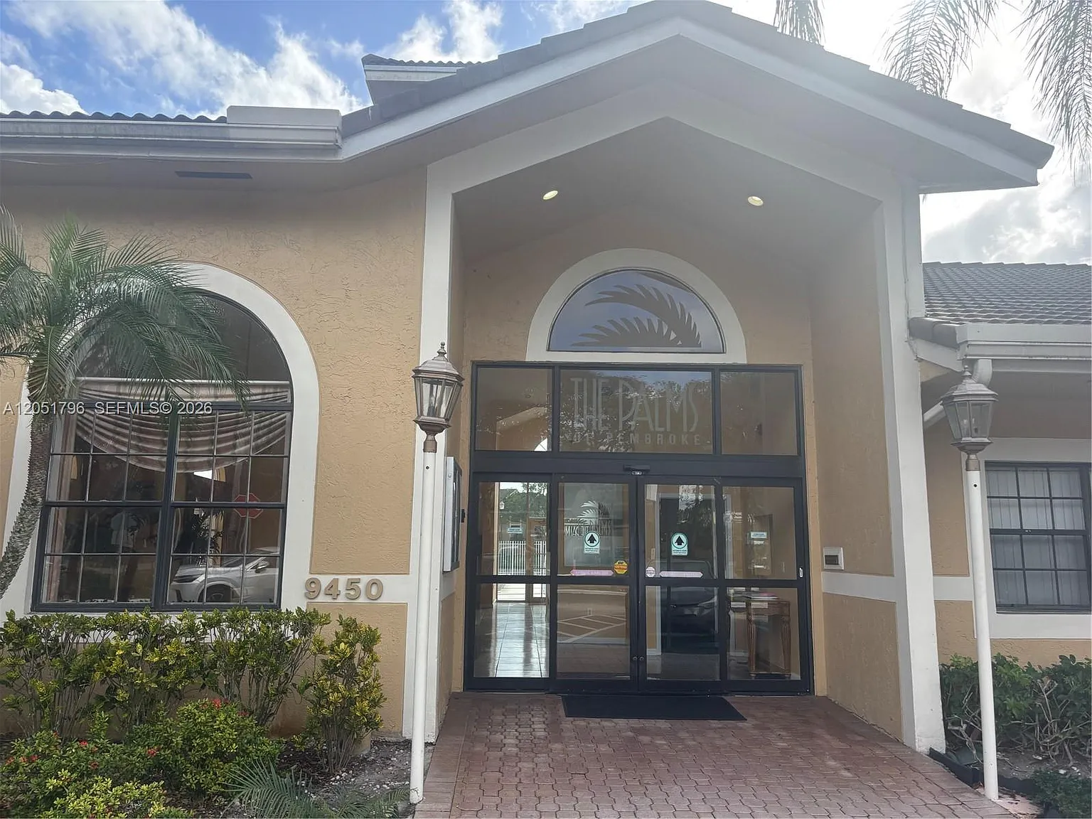 Palms Of Pembroke Condo — Photo 1