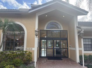 323 Palm Cir E, Hollywood, FL 33025
