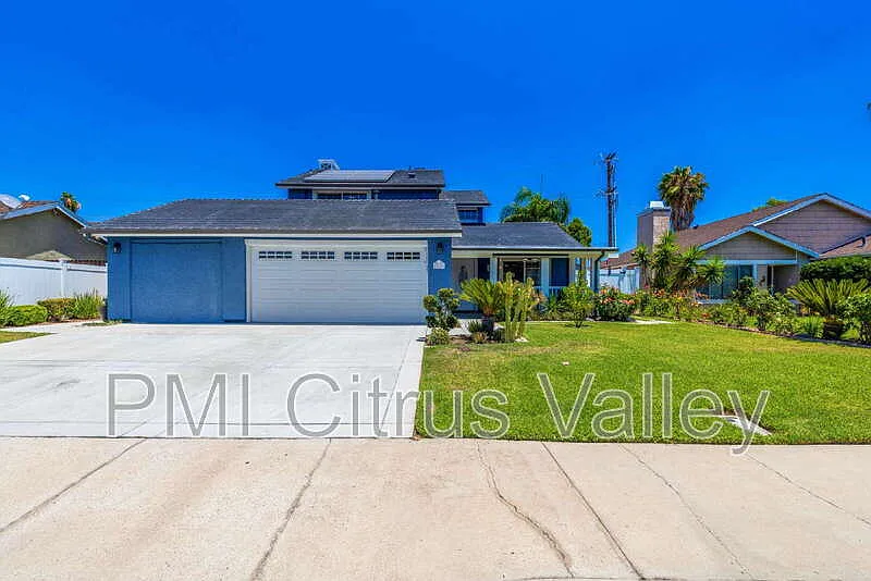 5 bed, 3.0 bath, 2185 sqft, $3,675 — Photo 2