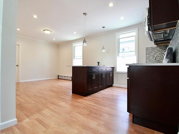 4th image of 1531 E 96th St #2LEFFT
