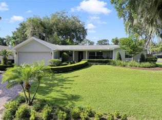 820 Northside Dr, Mount Dora, FL 32757