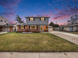 8718 Lozen Dr, Sterling Heights, MI