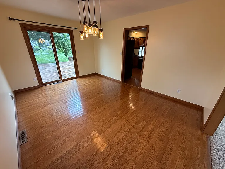 3864 Greenbriar Dr — Photo 7