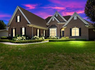 3410 Sheridan Rd, Pekin, IL 61554
