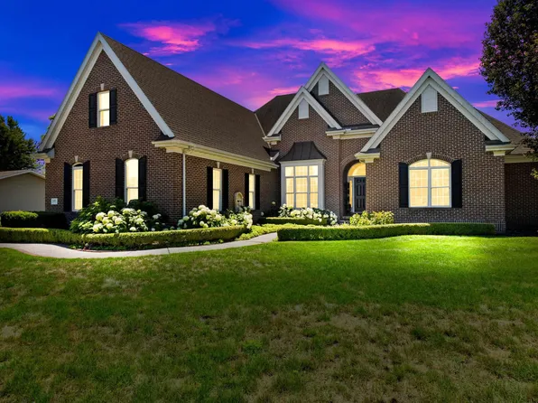 3410 Sheridan Rd, Pekin, IL 61554
