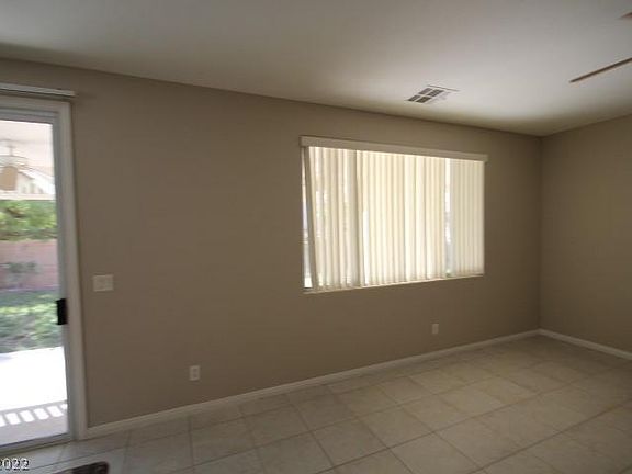 3rd image of 8215 Crown Peak Ave