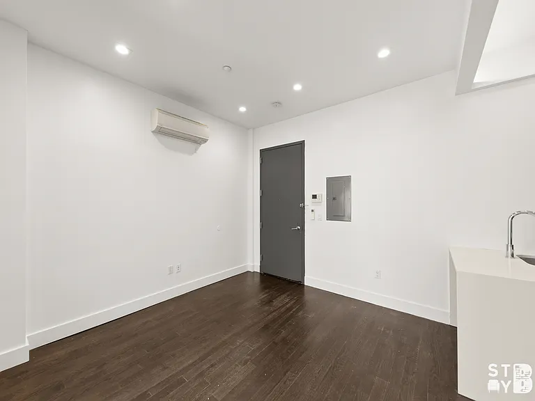 441 Franklin Ave #3A — Photo 3