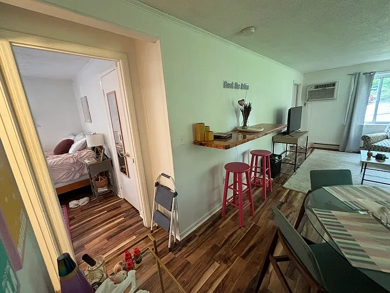 505 Warren St #4 — Photo 6