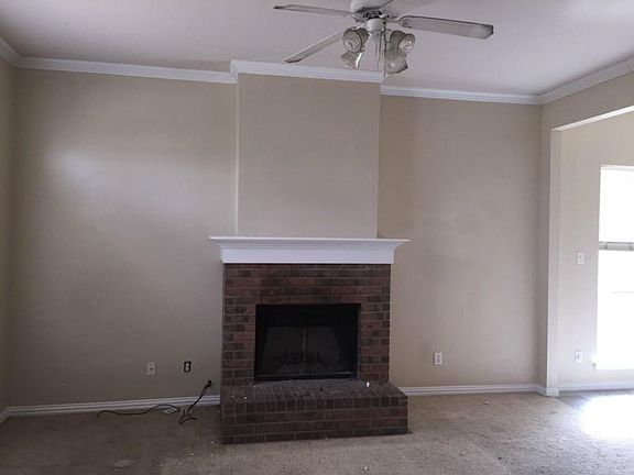 4th image of 900 E Buffalo St