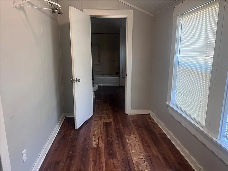 515 S Harrison Ln — Photo 5