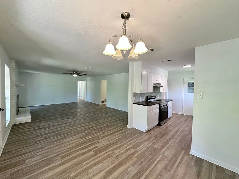 3822 Valley View Dr — Photo 10