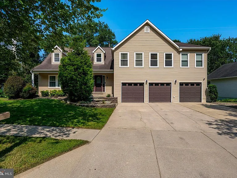 7403 Old Chapel Dr — Photo 11