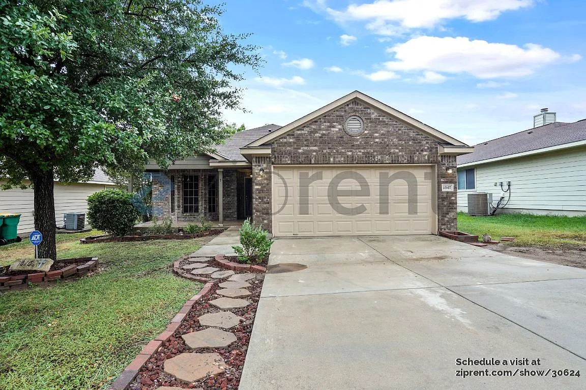 3 bed, 1800 sqft, $1,845 — Photo 1