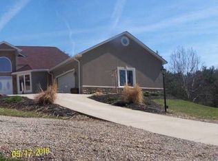 70951 Pine Hollow Rd, Bridgeport, OH 43912