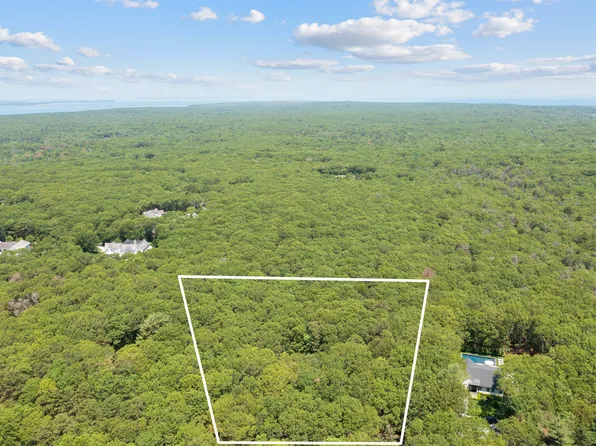 15 Marion Ln, East Hampton, NY 11937