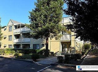 385 E H St, Benicia, CA 94510