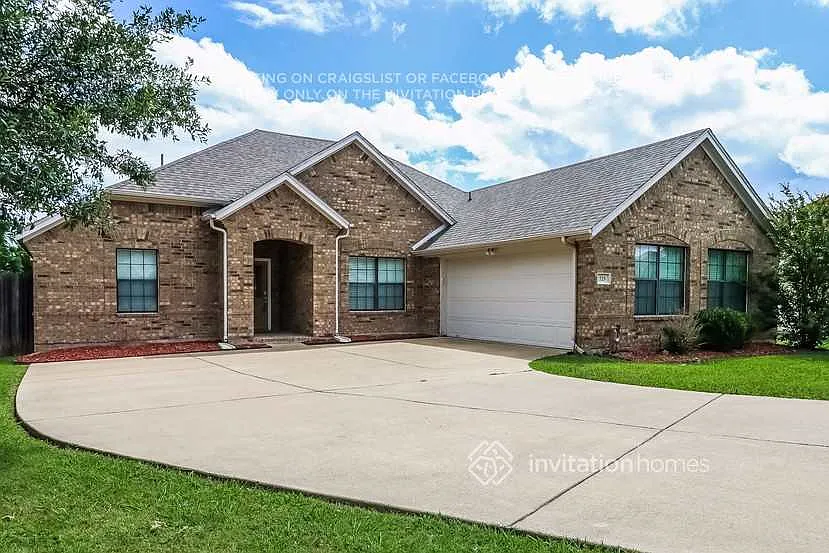 529 Meadow Hill Dr Desoto, TX 75115 — Photo 2