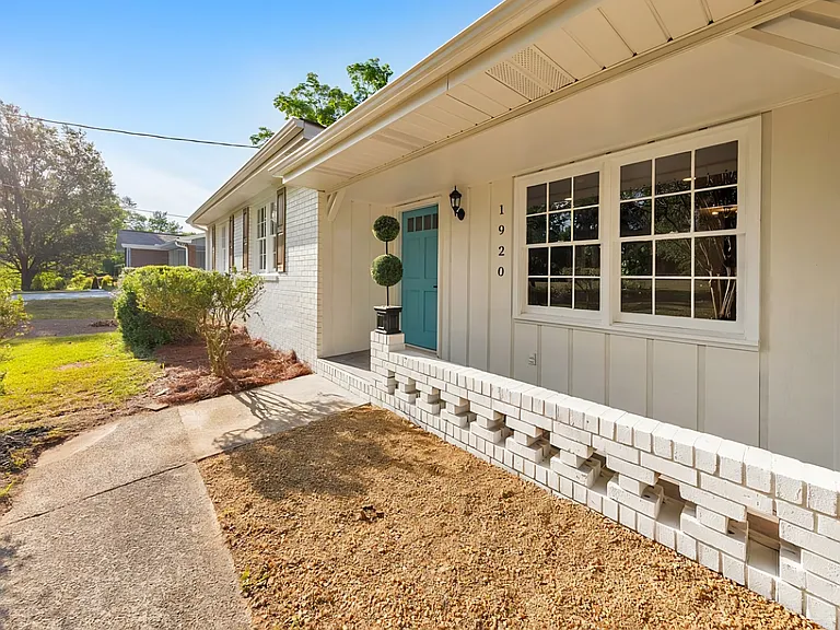 1920 Mozelle Dr — Photo 12