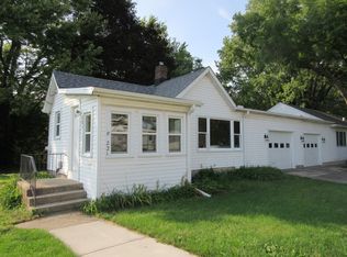 221 Ellen St #223, Sycamore, IL 60178