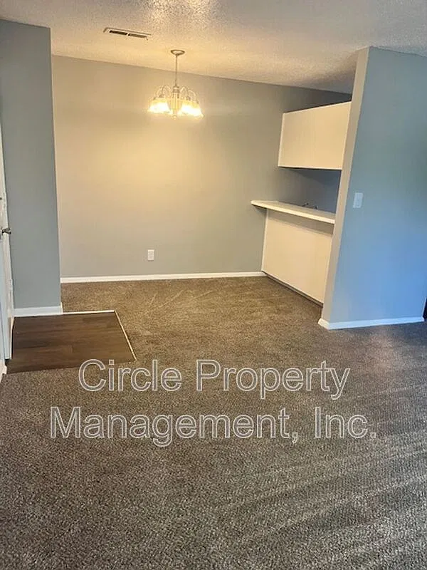 2 bed, 1.0 bath, 800 sqft, $850 — Photo 1