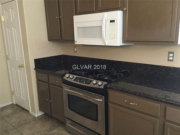 5th image of 1039 Featherwood Ave