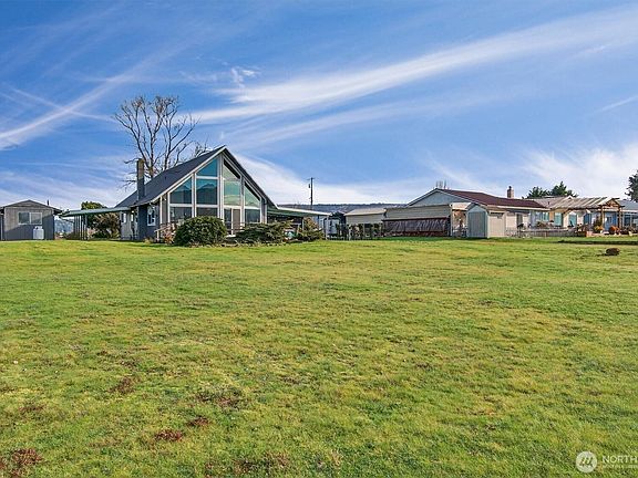 3rd image of 301 W Sunny Sands