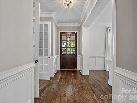 2nd image of 522 Magnolia Ave