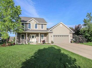 1205 Cheyenne Ct, Fort Atkinson, WI 53538