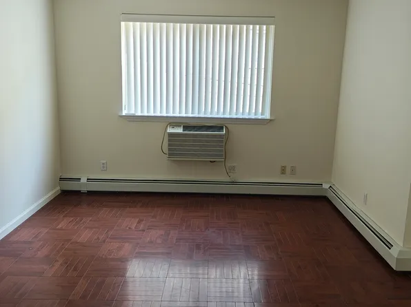 (undisclosed Address), Bronx, NY 10465