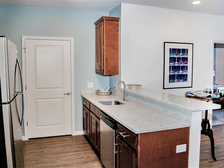 12 S Maple Ave — Photo 1