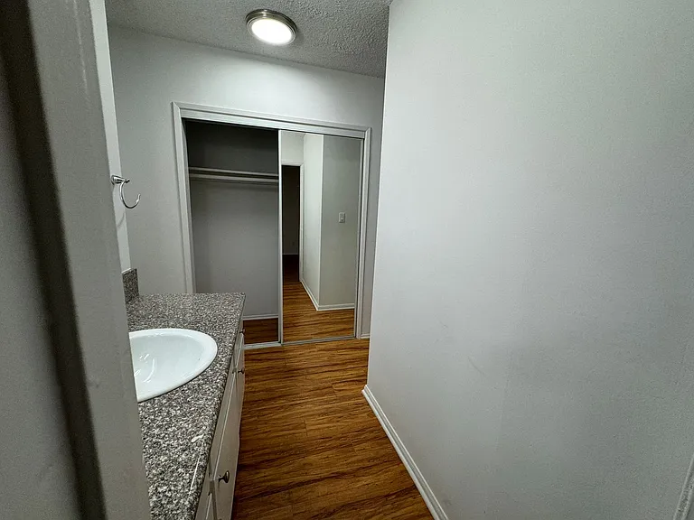 14220 Burbank Blvd — Photo 16