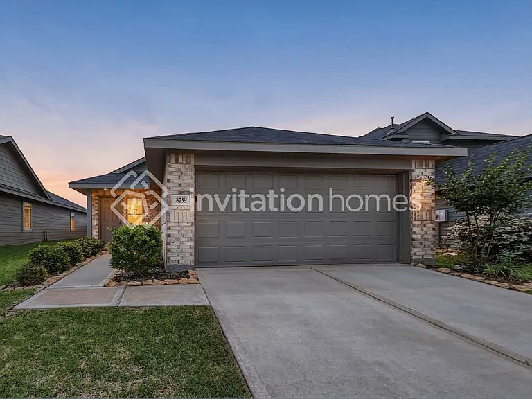 18739 Mercer Falls Dr — Photo 1