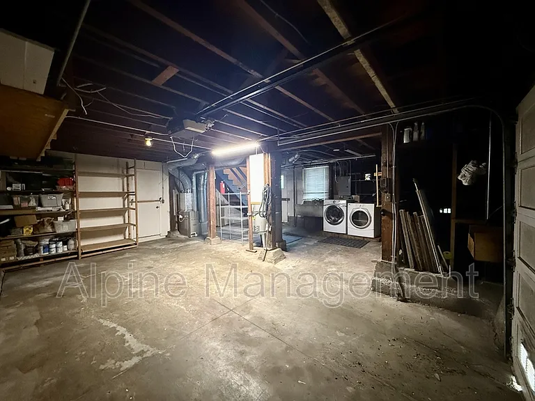 658 Rockdale Dr #MAIN — Photo 27