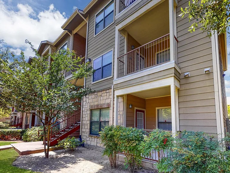 Brynwood Apartments — Photo 47