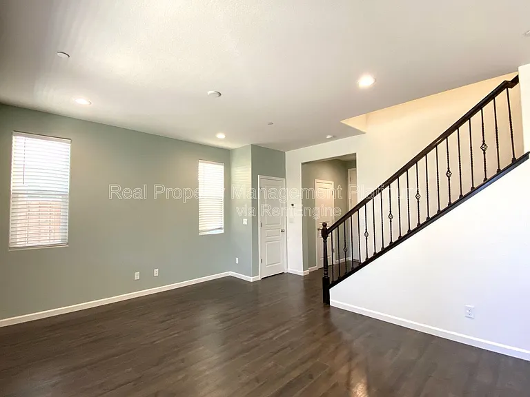 2534 Mustang Dr — Photo 6