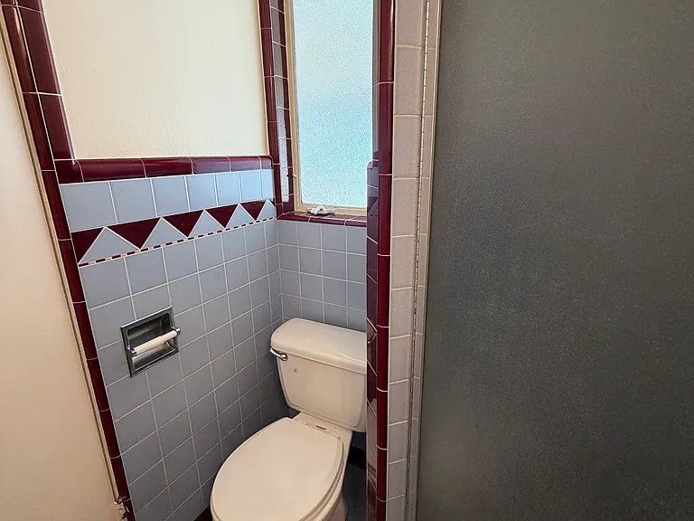 2038 E Ashlan Ave — Photo 12