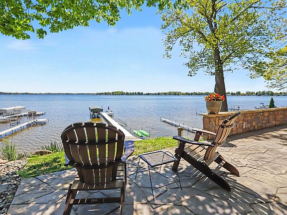 3rd image of 527 Crystal Beach Dr