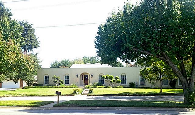 1st image of 1021 W Westhill Dr